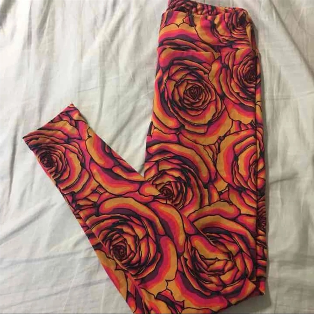 Orange "fire" Roses Lularoe - Picture 2 of 3
